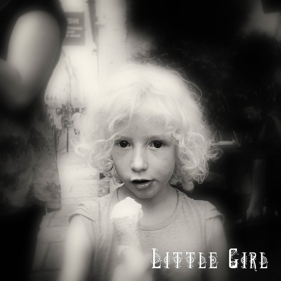 MoonCCat - Little Girl