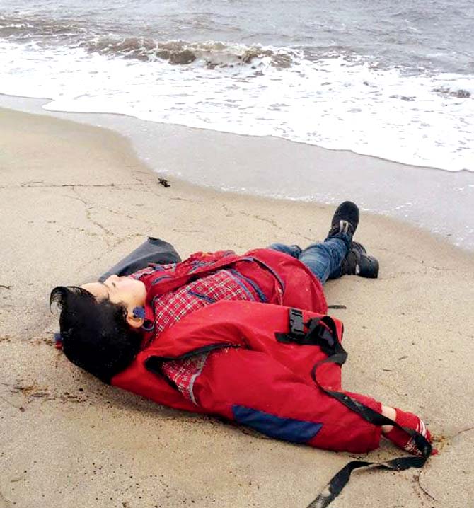 Child refugee washed up ashore in Turkey